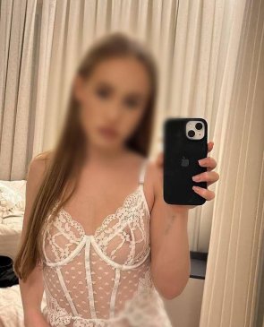 Мия (есть подруга), 26