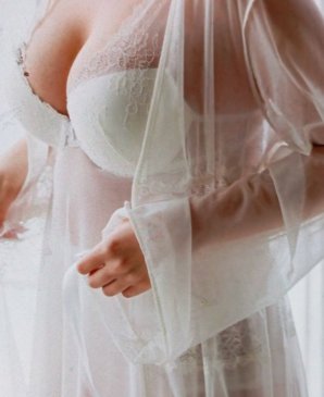 Виктория, 36